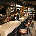 Moxy Hotell 3*