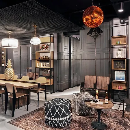 Moxy Hotel 3*