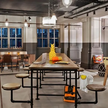 Moxy Hotel