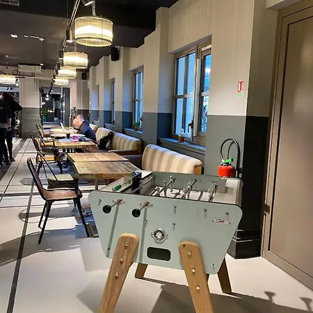 Ξενοδοχείο Moxy 3*