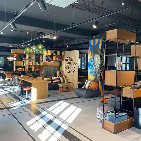 Moxy 酒店 3*
