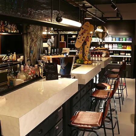 Moxy 酒店 3*