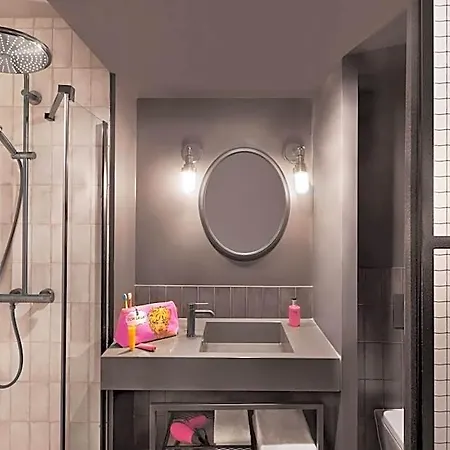 Moxy