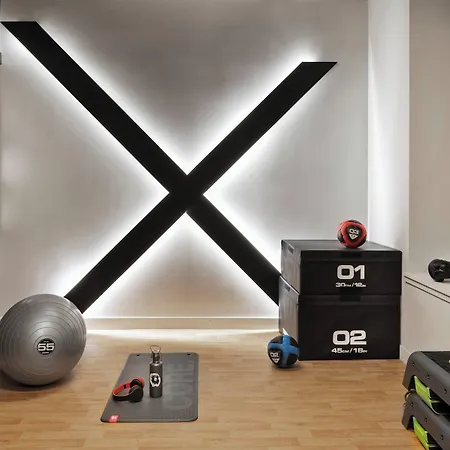 Hotel Moxy 3*
