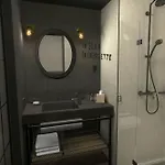 Moxy Hotel Lila