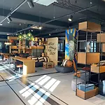 Moxy Hotel 3*